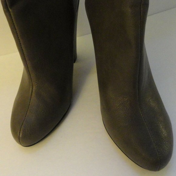 Michael Antonio Solange Grey Chunky Heel Boots Size US 8.5 - Picture 7 of 7